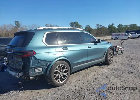 2024 BMW X7 xDrive40I z USA, uszkodzony, nr VIN 5UX23EM02R9T70526